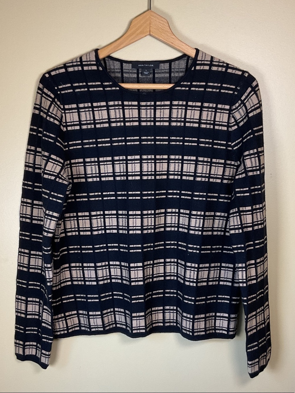 Ann Taylor Plaid Crewneck Sweater - Classic Plaid Knit Black and Tan Size L